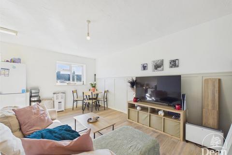 undefined, Hopes Close, Lydney GL15