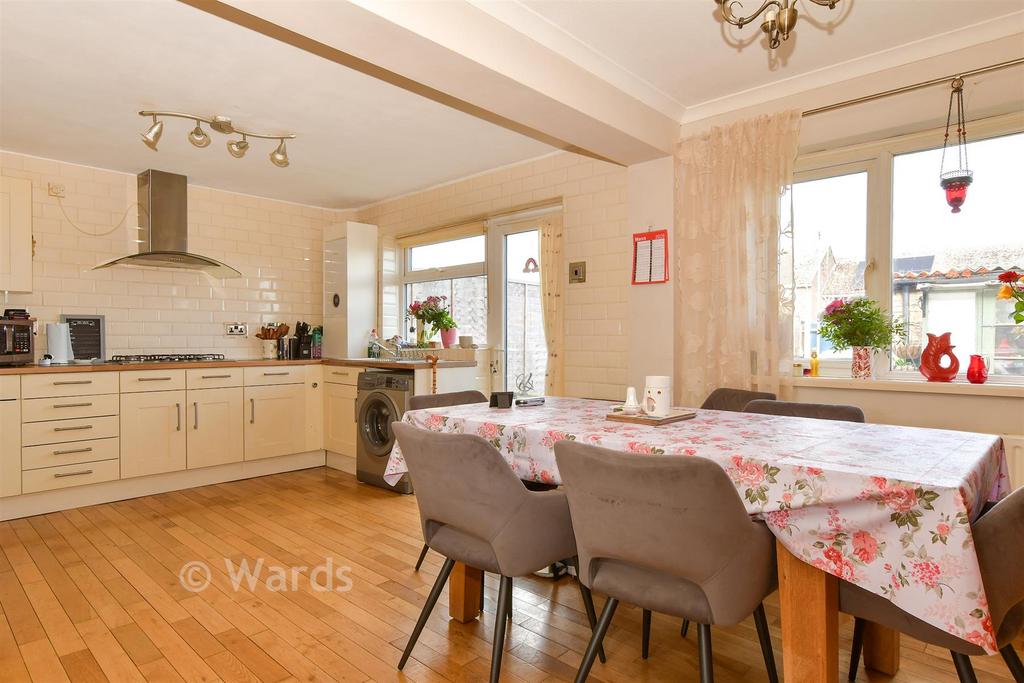 Kitchen/Dining Area