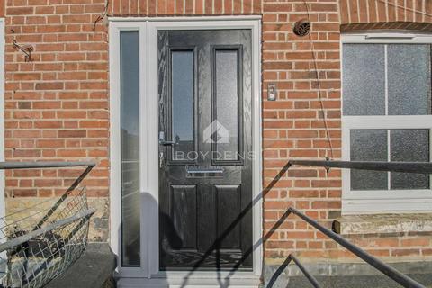 2 bedroom flat to rent, Connaught Avenue, Frinton-On-Sea CO13