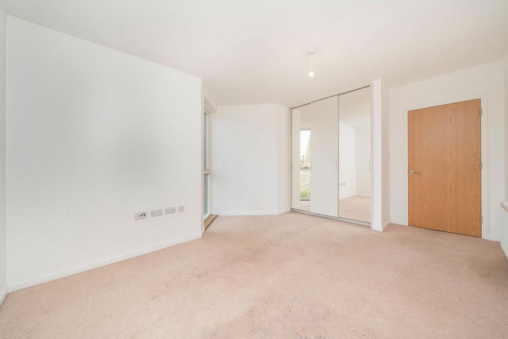 Walk-in wardrobe