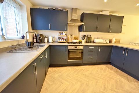 5 bedroom detached house for sale, Hughes Drive, Stone