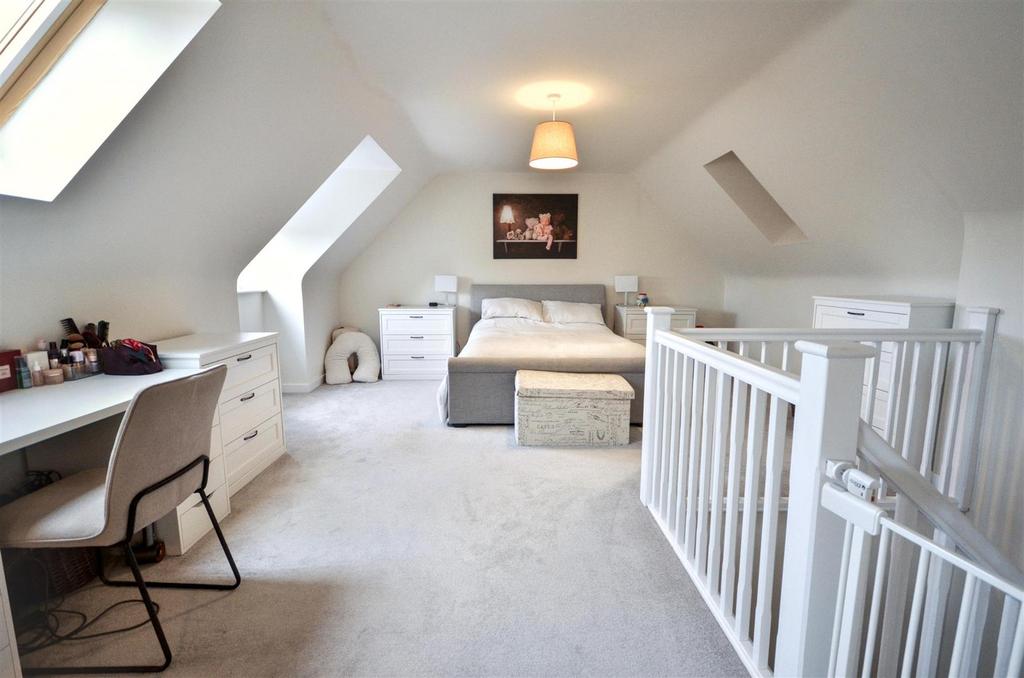 Main Bedroom Suite