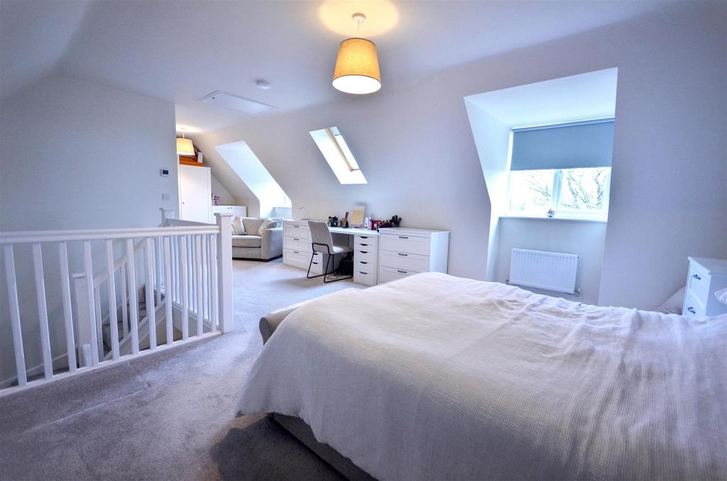Main Bedroom Suite