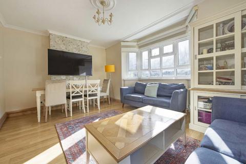 undefined, Queen Elizabeths Walk, London N16