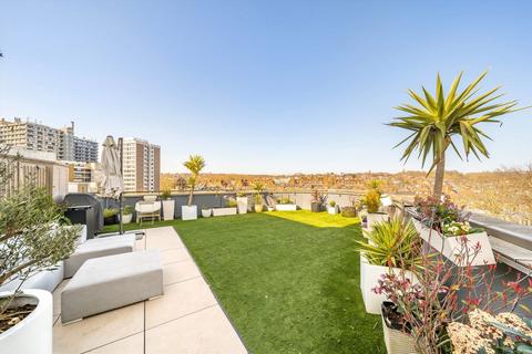 3 bedroom flat for sale, Lawn Road, London NW3