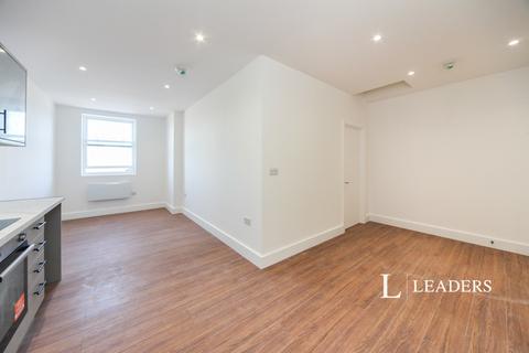 undefined, Queensway Parade, Dunstable, Bedfordshire, LU5