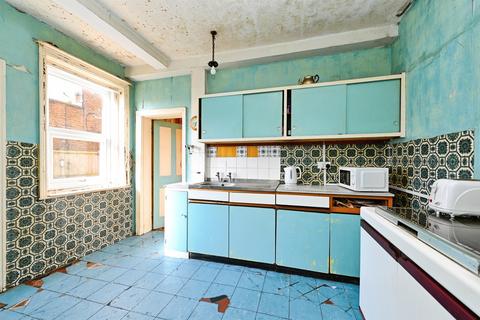 6 bedroom semi-detached house for sale, Greevegate, HUNSTANTON