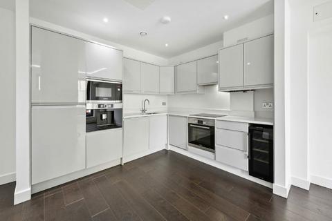 3 bedroom flat for sale, Lillie Road, London SW6