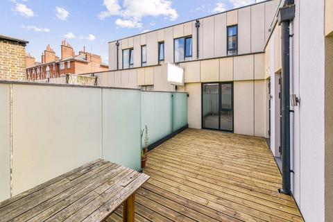 3 bedroom flat for sale, Lillie Road, London SW6