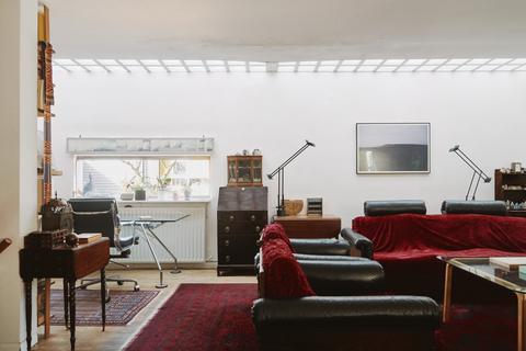 undefined, Murray Mews VII, London NW1
