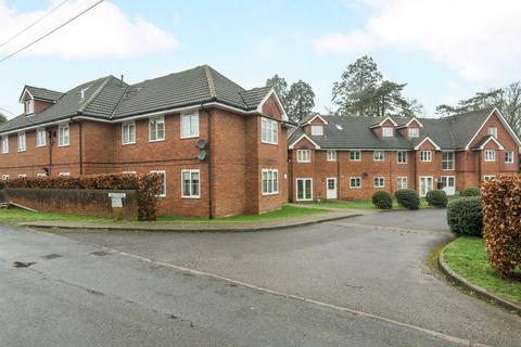 2 bedroom flat for sale, Frensham Lane, Hampshire GU35