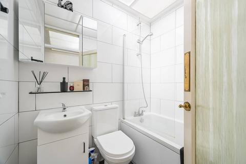 undefined, Swedenborg Gardens, Shadwell, London, E1