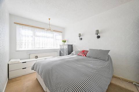 undefined, Swedenborg Gardens, Shadwell, London, E1