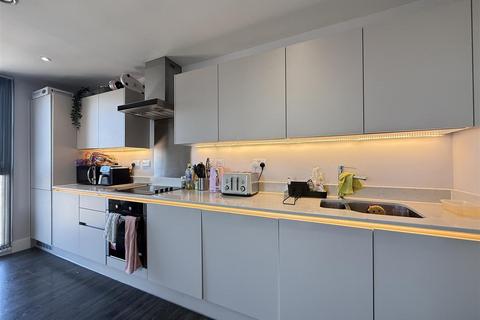 3 bedroom apartment for sale, The Hallmark, Cheetham Hill Road, Manchester