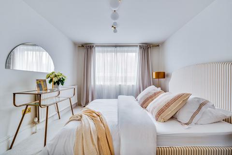 3 bedroom apartment for sale, Eardley Crescent, SW5