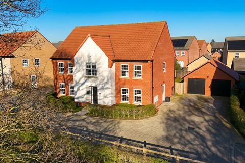 5 bedroom detached house for sale, Mitchell Gardens, Poringland, Norwich