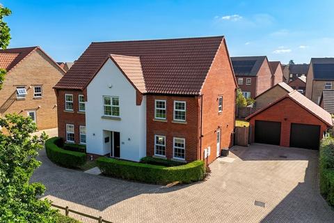 5 bedroom detached house for sale, Mitchell Gardens, Poringland, Norwich