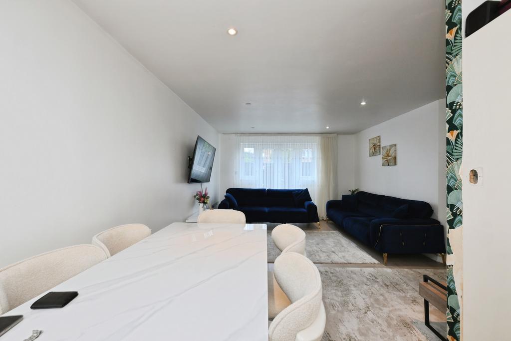 Open-plan living area, open plan living