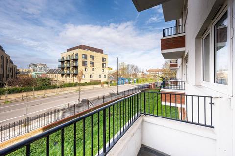 3 bedroom flat to rent, Blackwall Lane, Greenwich, London, SE10