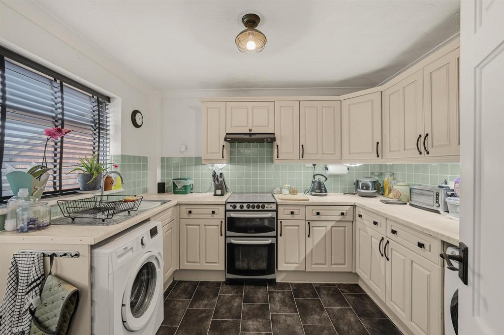 10 Tern Court-7.jpg