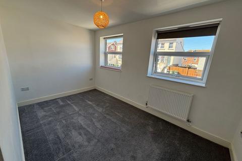 2 bedroom flat to rent, Eastbourne BN22