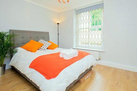 2 bedroom flat to rent, 237 Camden Road, Camden, London, N7