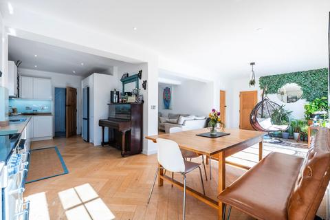 4 bedroom detached house for sale, Plumstead Road, Thorpe End