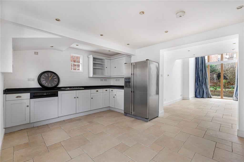 Kitchen/ Dining