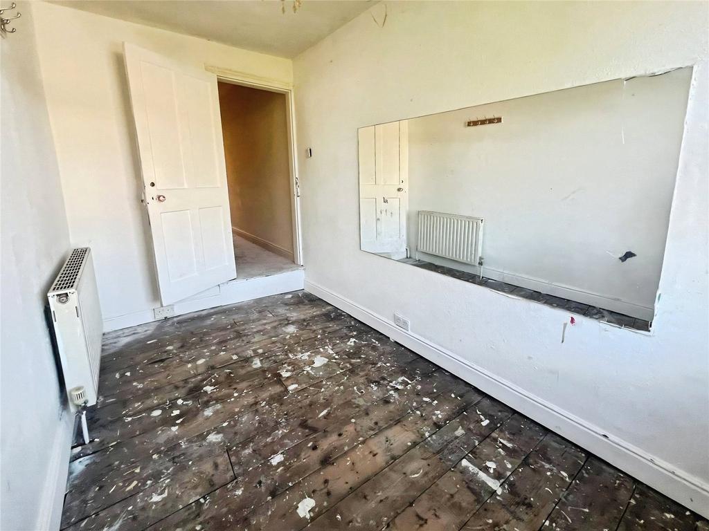 Bedroom 2 (Rear)