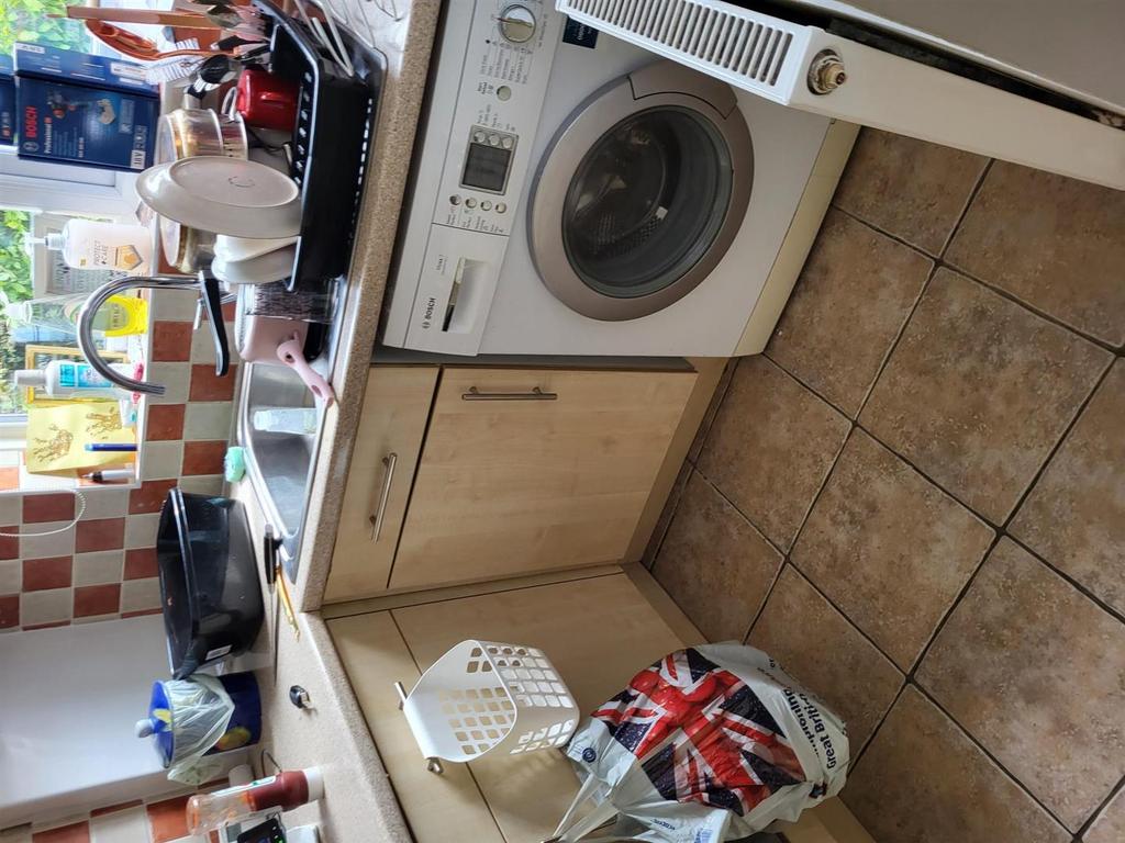 Kitchen 1.jpg