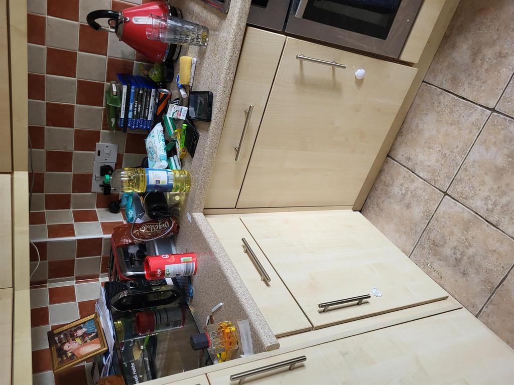 Kitchen 2.jpg