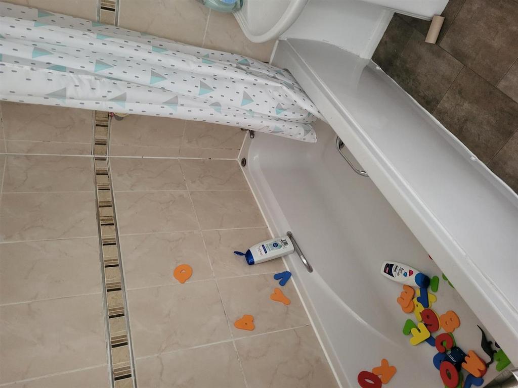 Bathroom 2.jpg