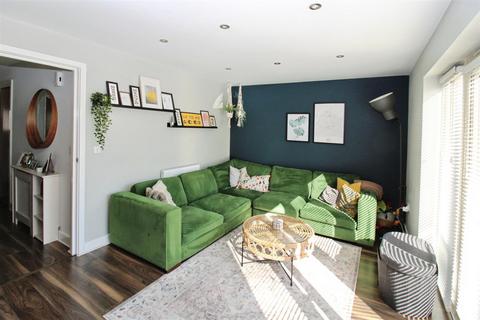 3 bedroom semi-detached house for sale, Frances Brady Way, Hull