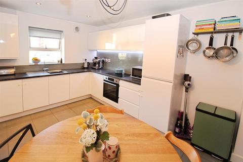 3 bedroom semi-detached house for sale, Frances Brady Way, Hull