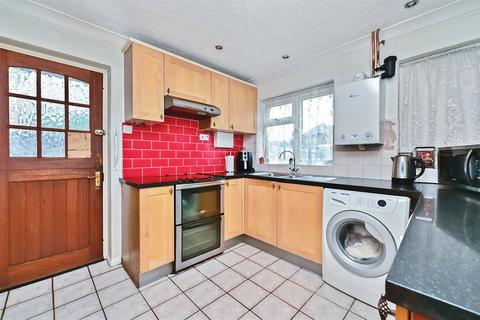 4 bedroom semi-detached house for sale, Orchard Close, Guildford GU12