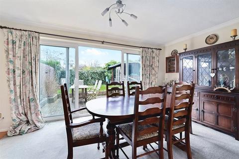 4 bedroom semi-detached house for sale, Orchard Close, Guildford GU12
