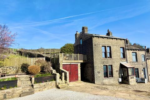 4 bedroom end of terrace house for sale, Lomond House, Midgley, Halifax, HX2 6UN
