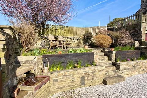 4 bedroom end of terrace house for sale, Lomond House, Midgley, Halifax, HX2 6UN