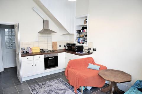 2 bedroom terraced house for sale, High Street, Calne