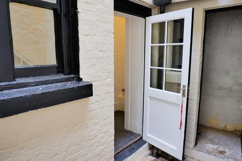 2 bedroom terraced house for sale, High Street, Calne