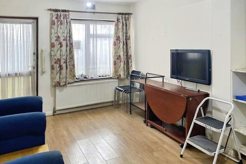 1 bedroom flat to rent, Charlton Road, Harrow, HA3