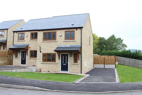 3 bedroom semi-detached house to rent, Hazelwood Close, Hadfield, Glossop