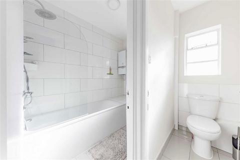1 bedroom flat to rent, Park Avenue, London NW2