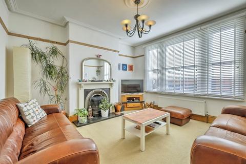 4 bedroom terraced house for sale, Colwyn Road, Northampton