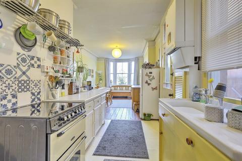 4 bedroom terraced house for sale, Colwyn Road, Northampton