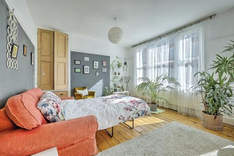4 bedroom terraced house for sale, Colwyn Road, Northampton