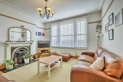 4 bedroom terraced house for sale, Colwyn Road, Northampton
