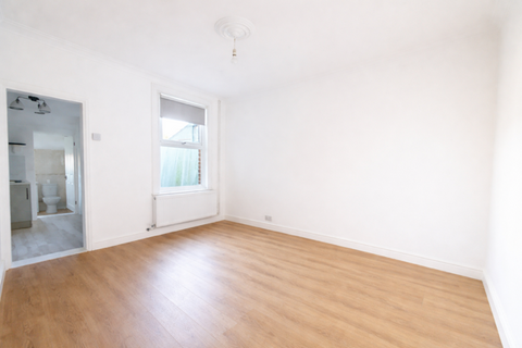 3 bedroom house to rent, Cecil Road, ROCHESTER, ME1