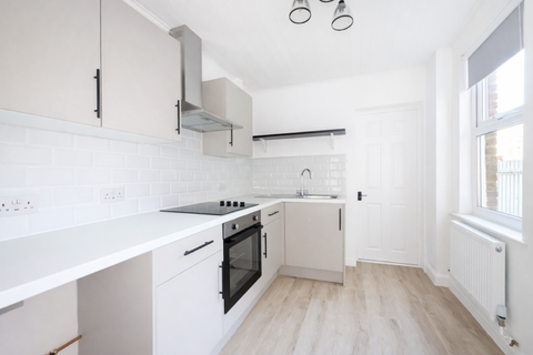 3 bedroom house to rent, Cecil Road, ROCHESTER, ME1