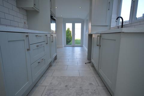 undefined, Cromwell Road, RUSHDEN, NN10